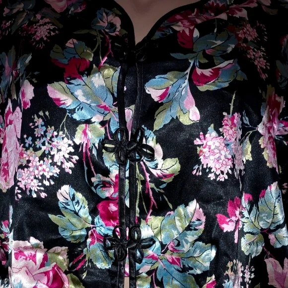 Black satin pajamas set - Picture 4 of 5